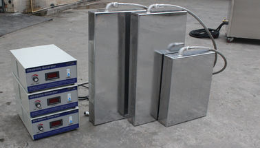 líquido de limpeza ultrassônico de aço inoxidável do transdutor 40KHz submergível para o condensador/radiador/refrigerador