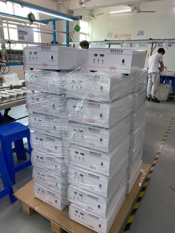 Peso leve ultrassônico portátil da máquina de soldadura 28KHz do ponto da operação fácil 800W